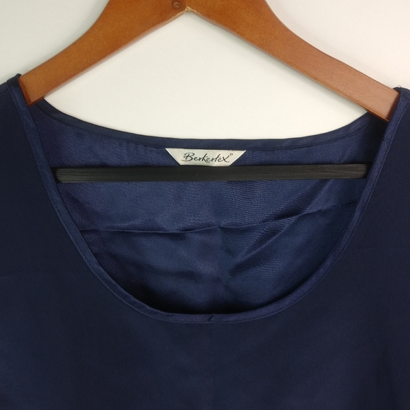 Berkertex 22 Dark Navy Sleeveless Satin Shell Top Plus - Picture 7 of 9